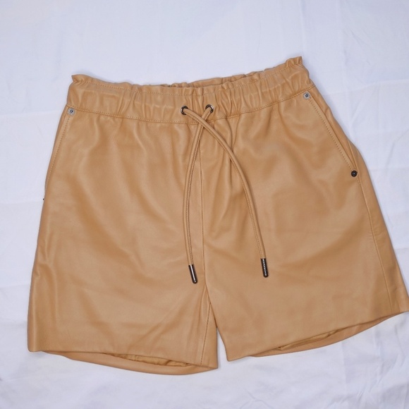 Lita By Ciara Lamb Leather wide leg Short Drawstring size Medium NWT MRSP $398 - Picture 1 of 12